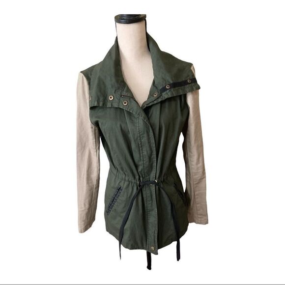 LovPosh Medium jacket, hunter green and tan, dragon imprint on the back, good co - Picture 2 of 5